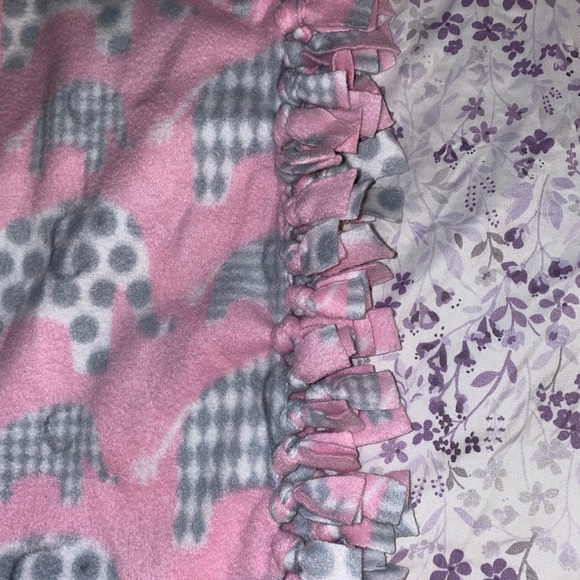 Fleece baby blanket - handmade - thick and warm! - Picture 2 of 4